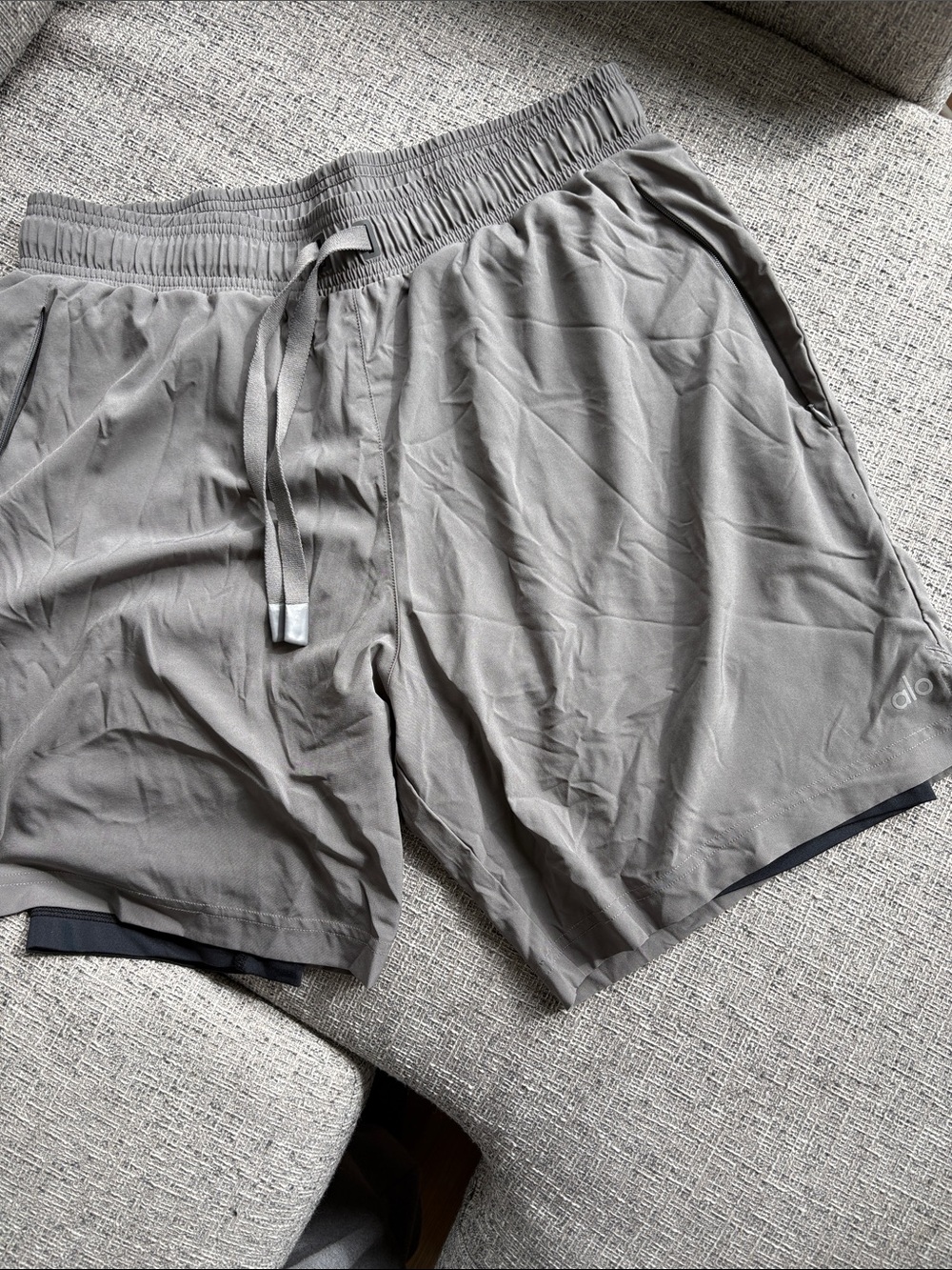 ALO Yoga Men’s Light Gray Athletic Shorts with Compression Shorts